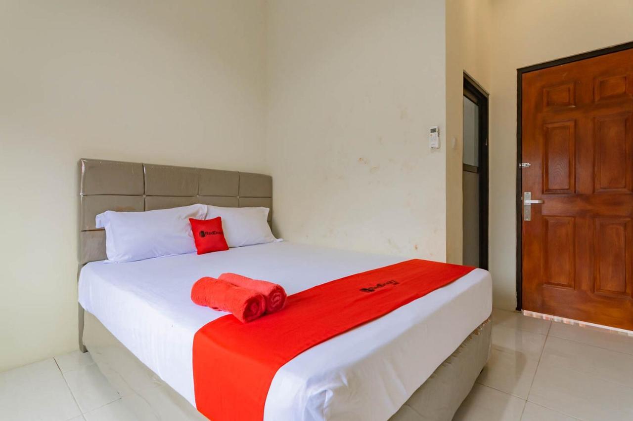 Hotel RedDoorz near Arka Sepinggan Airport Balikpapan  Zewnętrze zdjęcie