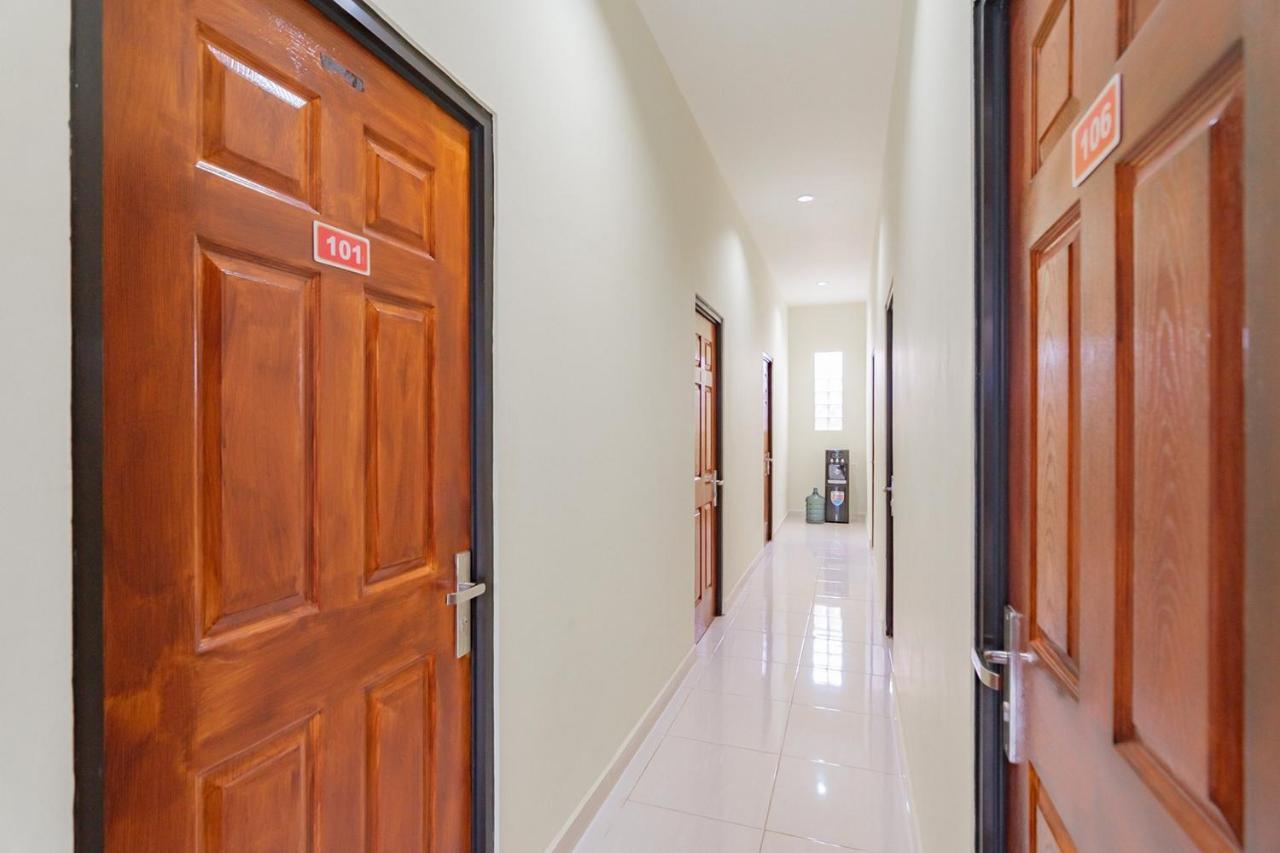 Hotel RedDoorz near Arka Sepinggan Airport Balikpapan  Zewnętrze zdjęcie